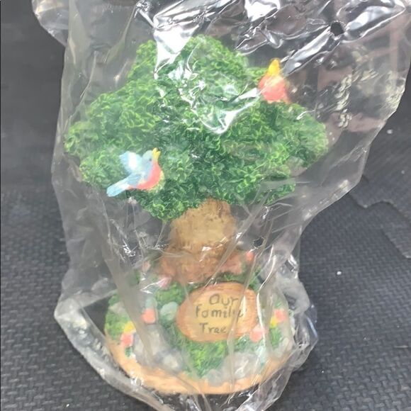 NWT Family Tree Photo Holder - Picture 1 of 3